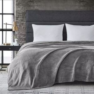 Kenneth Cole Reaction Smoke Gray Ultra Soft Plush Microfiber Full/Queen Blanket